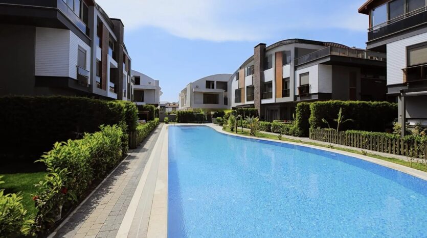 5+1 Triplex Villa in Molla Yusuf, Konyaaltı, Antalya